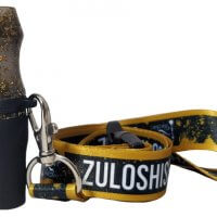 Boquilla Zulo Shishas de color negro con brillos dorados.